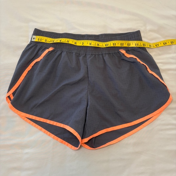 C9 by Champion Running Shorts‎ Gray with Peach Trim Size Medium - Picture 3 of 8